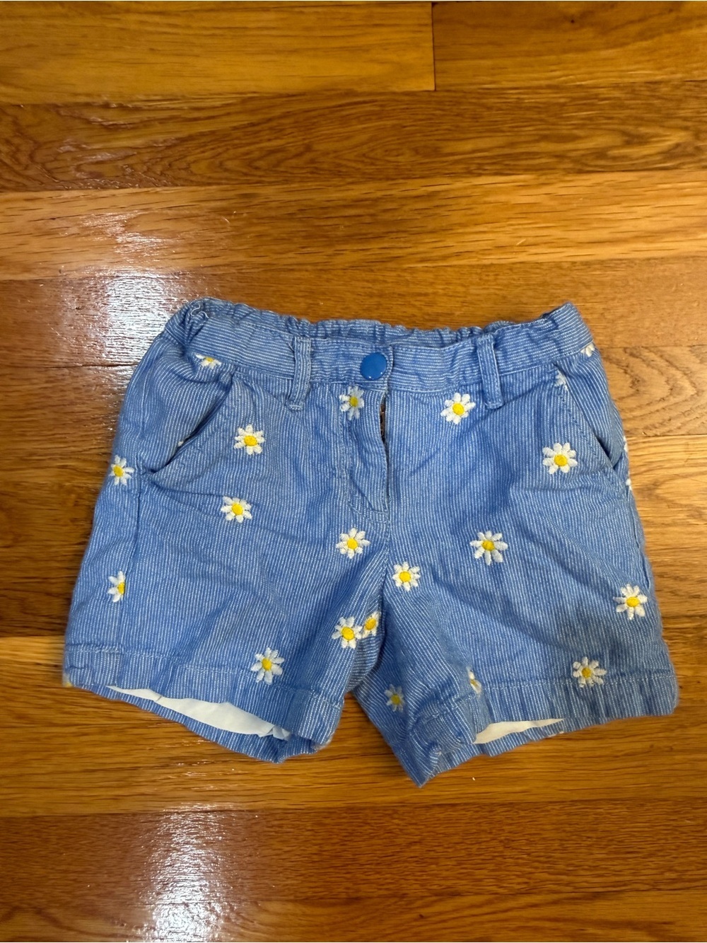 Hanna Andersson 100% Cotton Blue Striped Shorts White Daisy Embroidery -Size 6/7